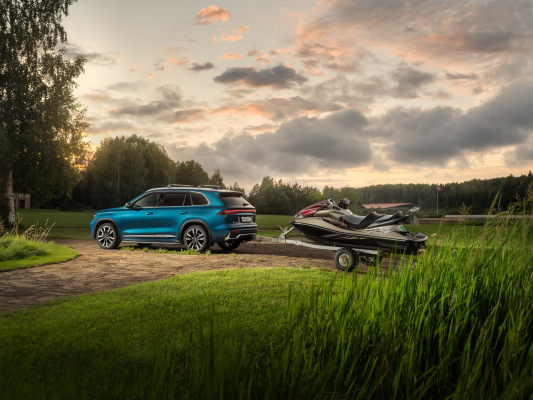 Кроссовер Geely Monjaro победил в народном голосовании «Новинка года» в России